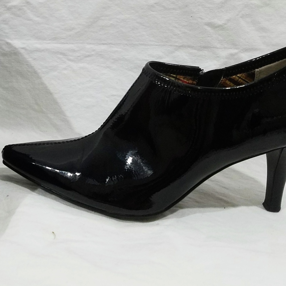 Ann Klein Black  Patent Leather Booties, Size 8